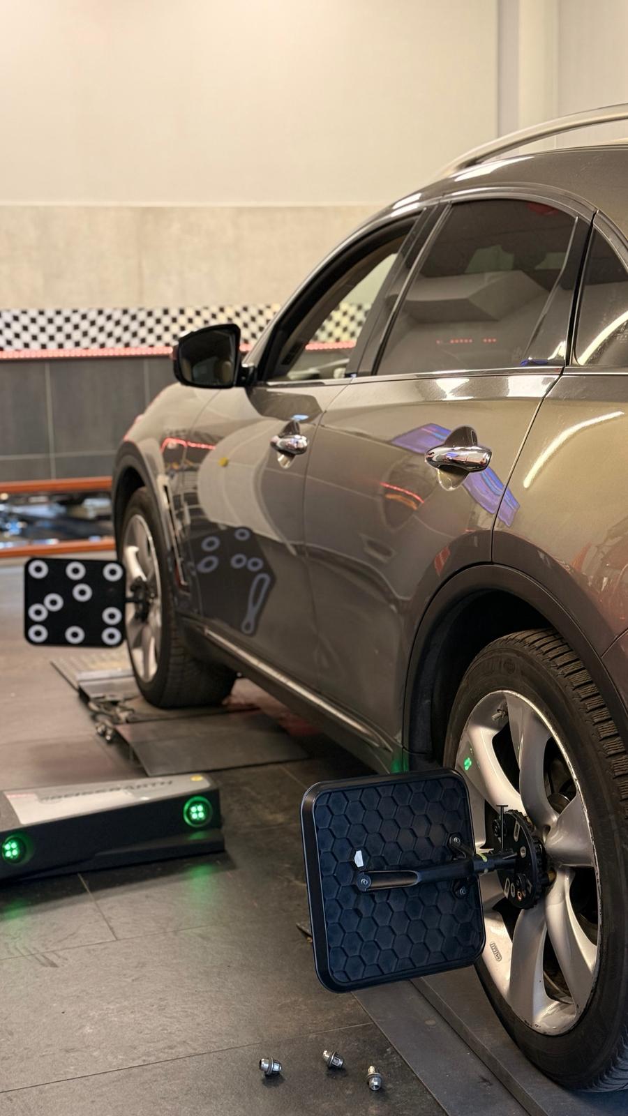 Infiniti - Badanie na stanowisku