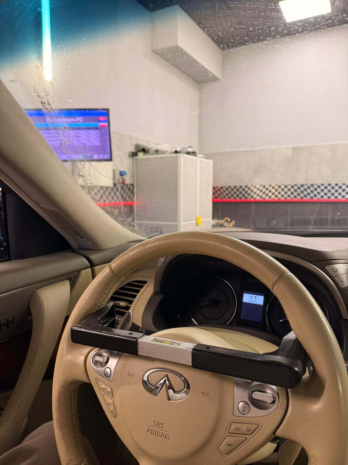 Infiniti - Wnętrze na stanowisku